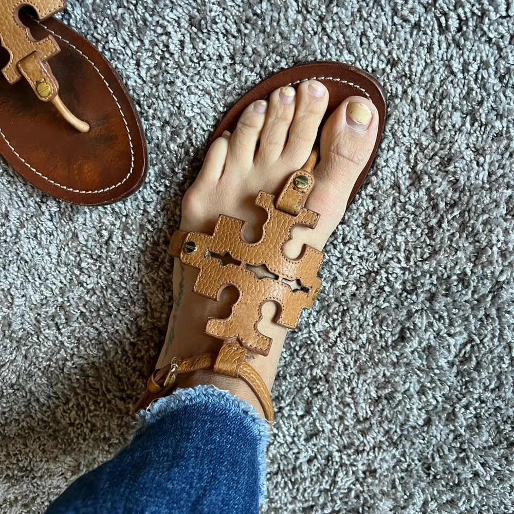 Tory Burch Tan Leather Miller Logo Thong Sandals